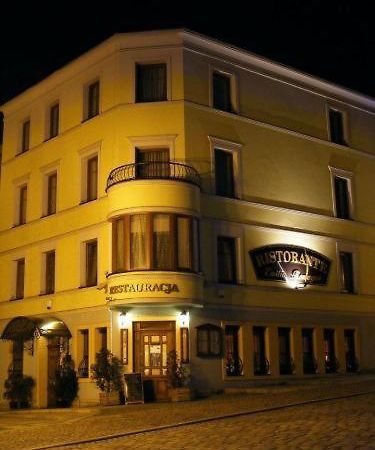 Bed and Breakfast Przy Zelaznym Moscie Клодзко Экстерьер фото
