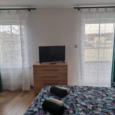 Bed and Breakfast Przy Zelaznym Moscie Клодзко Экстерьер фото