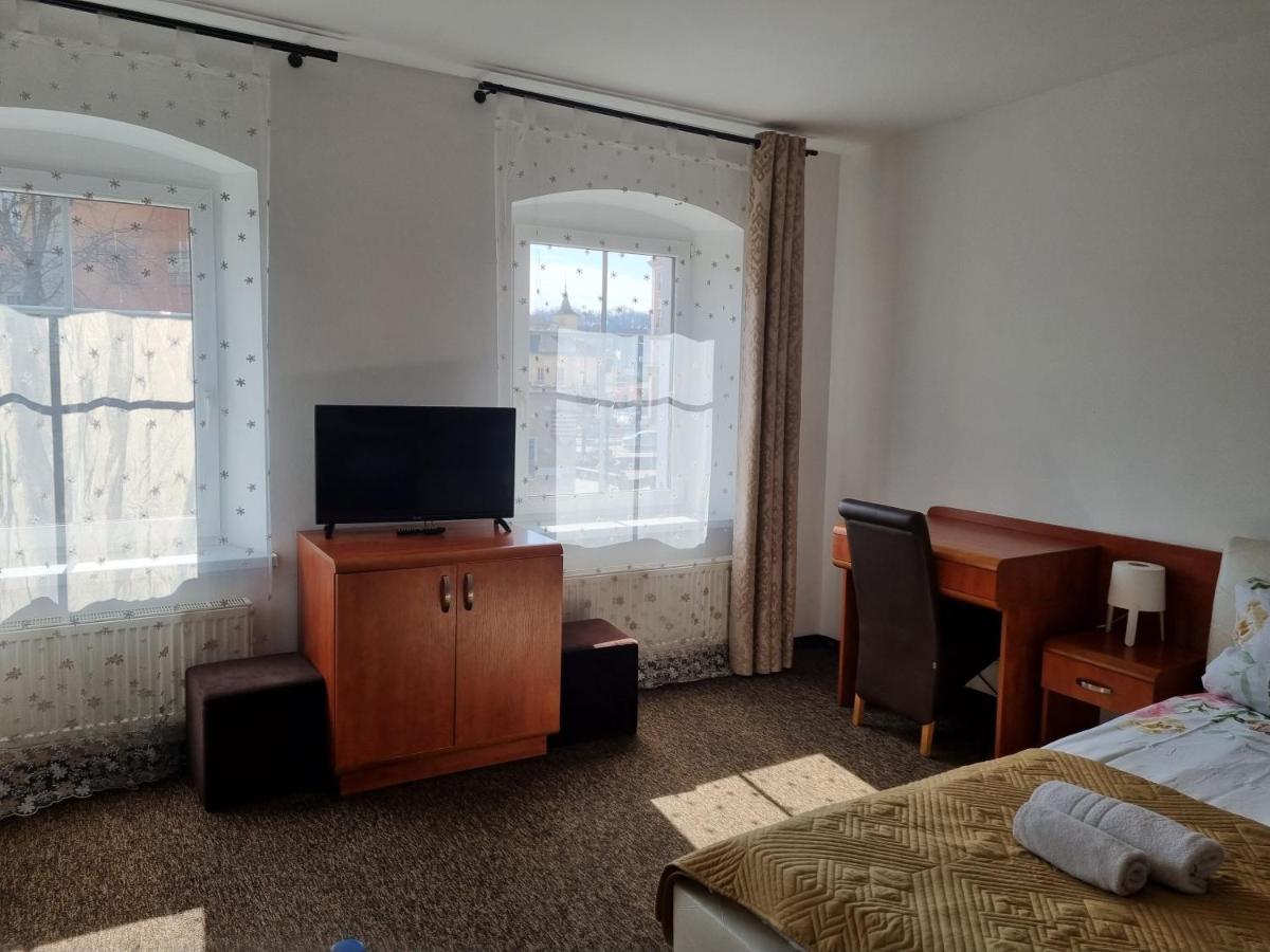 Bed and Breakfast Przy Zelaznym Moscie Клодзко Экстерьер фото