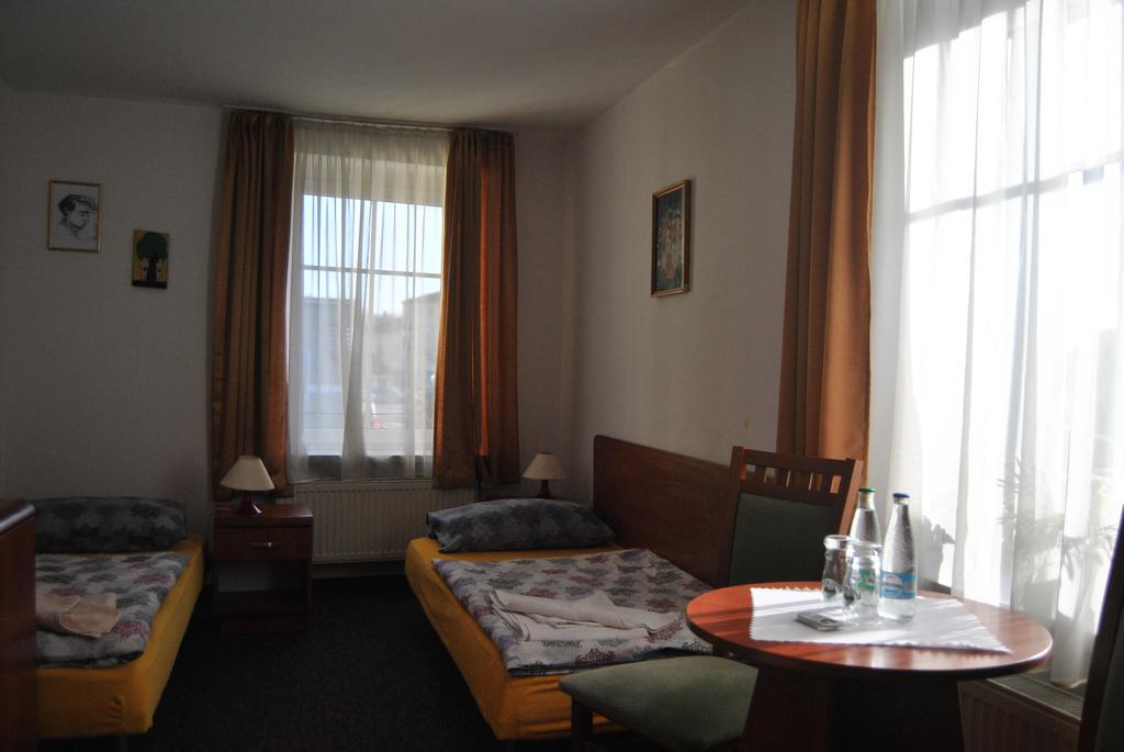 Bed and Breakfast Przy Zelaznym Moscie Клодзко Номер фото