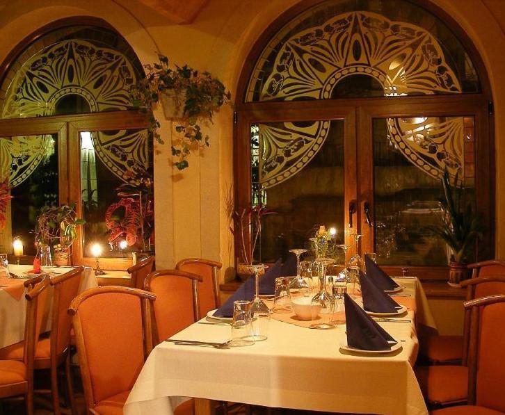 Bed and Breakfast Przy Zelaznym Moscie Клодзко Экстерьер фото
